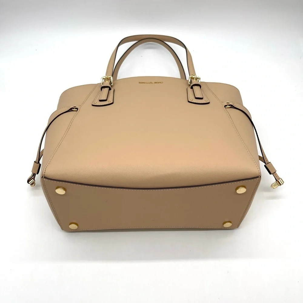 Michael Kors Voyager East West Tote Bag - Picture 7 of 12